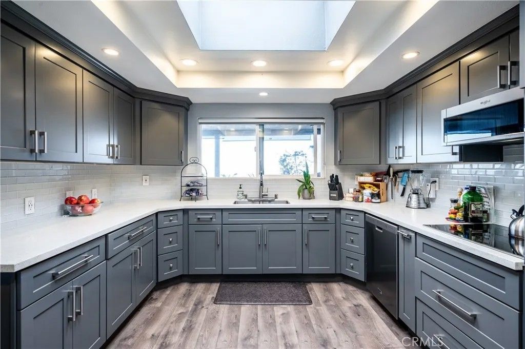 Photo of 1995 Molino Avenue #302, Signal Hill, CA 90755 (MLS # SB26005522)