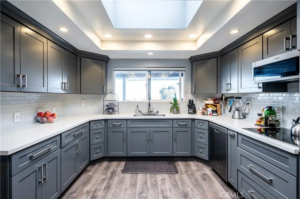 Photo of 1995 Molino Avenue #302, Signal Hill, CA 90755 (MLS # SB26005522)