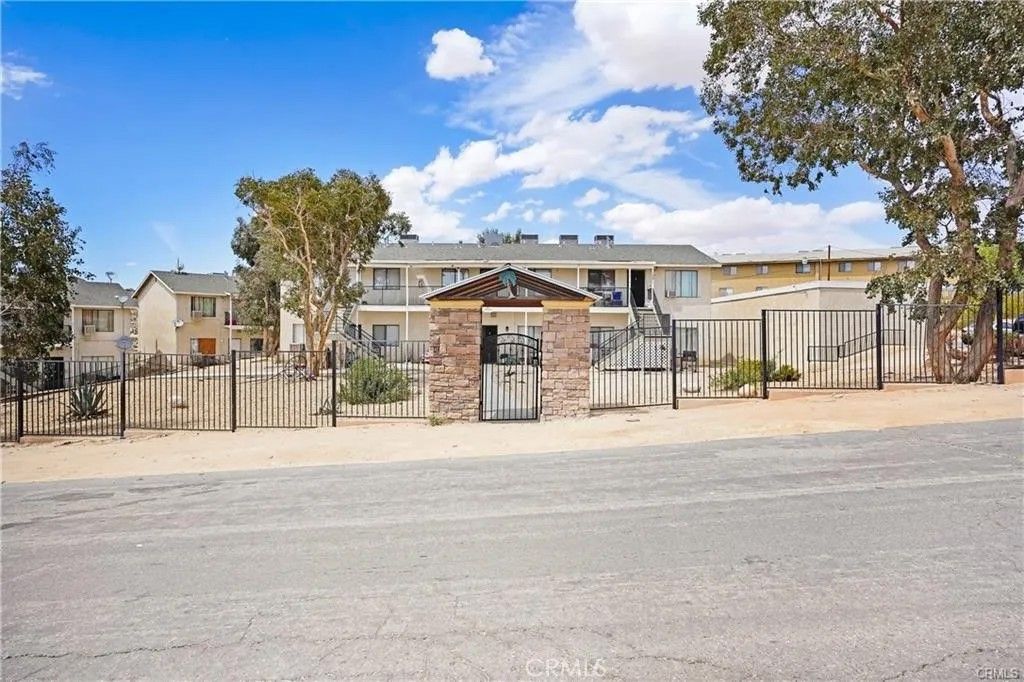 Photo of 17802 Quantico Rd, Apple Valley, CA 92307 (MLS # CV25280375)