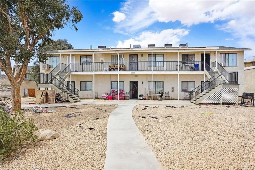 Photo of 17802 Quantico Rd, Apple Valley, CA 92307 (MLS # CV25280375)