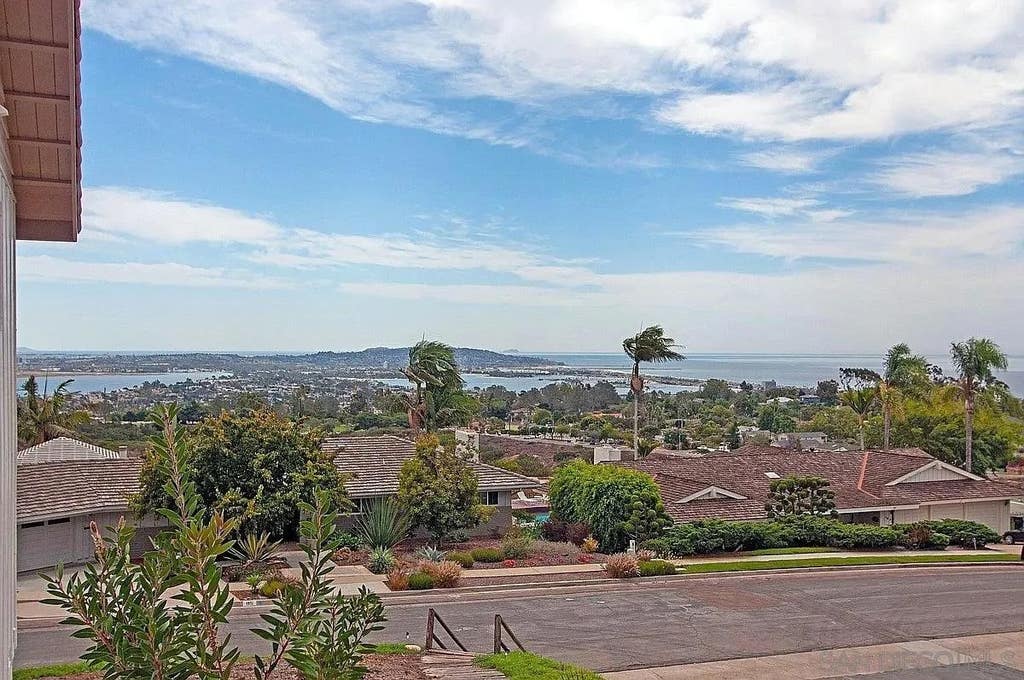 Photo of 5415 Thunderbird LN, La Jolla, CA 92037 (MLS # 260019320)
