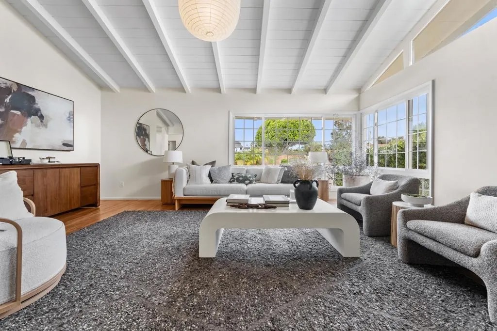 1501 Chatsworth Boulevard