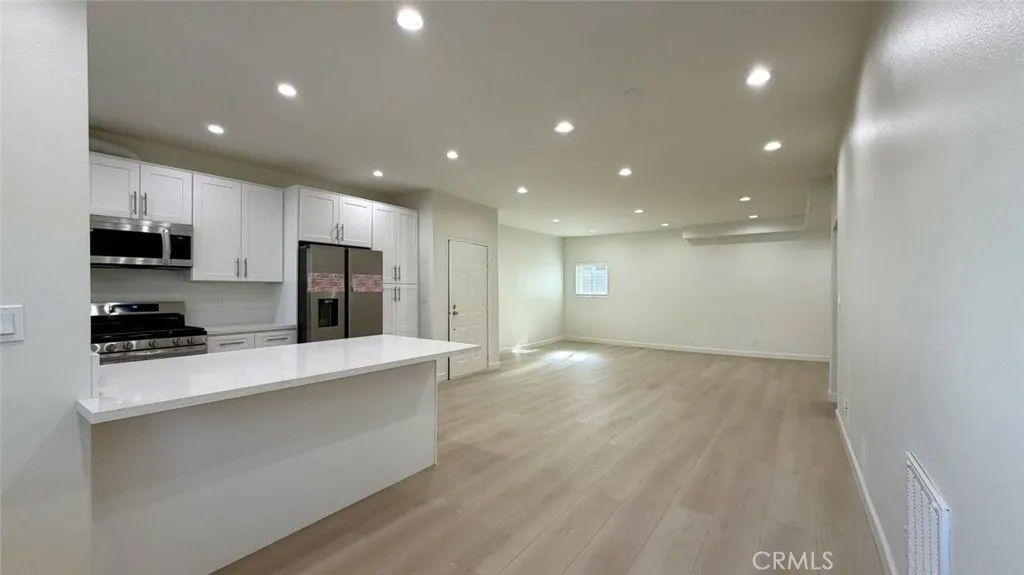 Photo of 310 E Providencia Avenue #108, Burbank, CA 91502 (MLS # GD26060141)