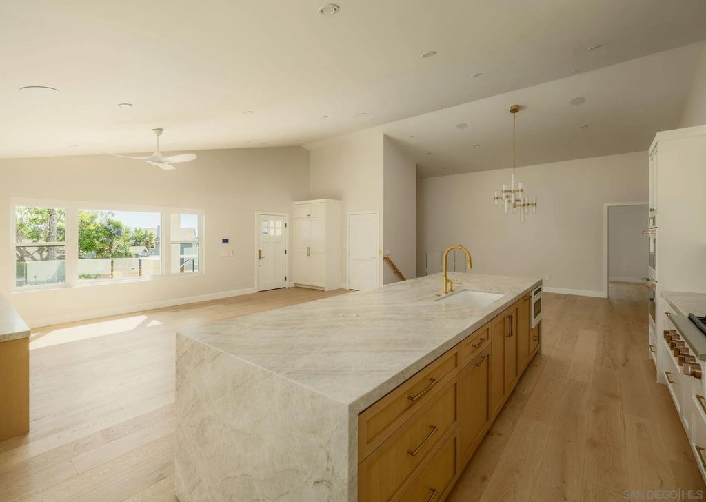 Photo of 5503 Linda Rosa AVE, La Jolla, CA 92037 (MLS # 260011549)