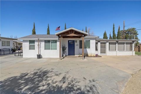 Photo of 42545 30th St, Lancaster, CA 93536 (MLS # SR26055693)