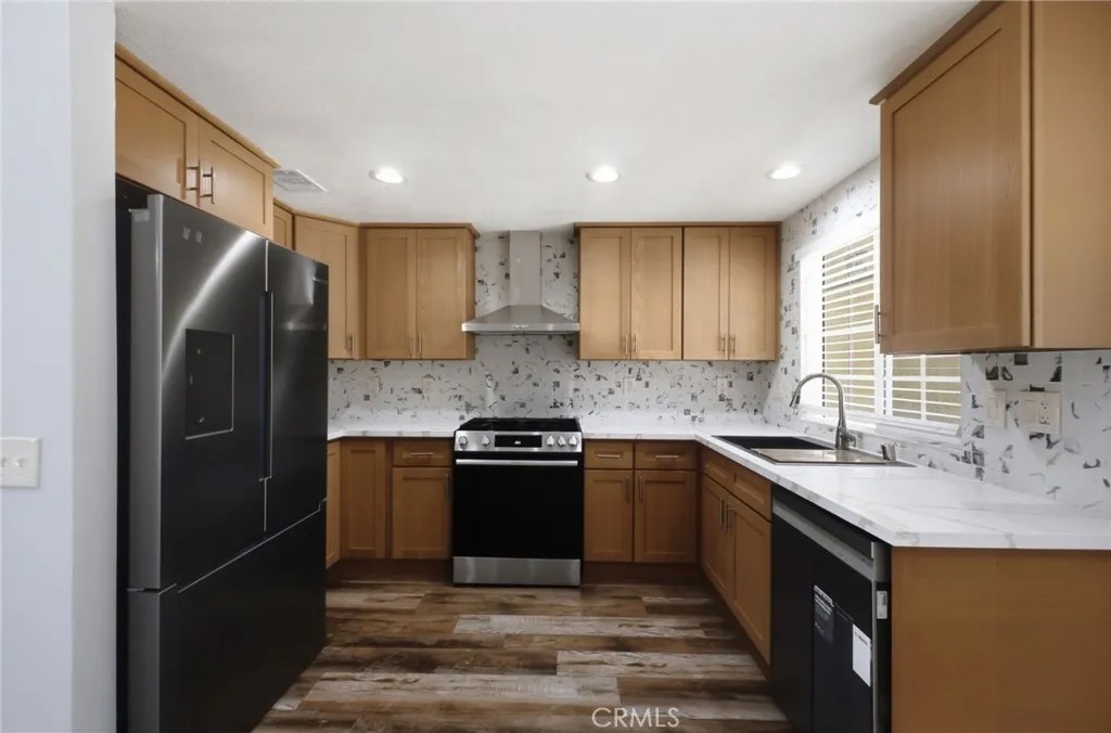1157 S Vine
