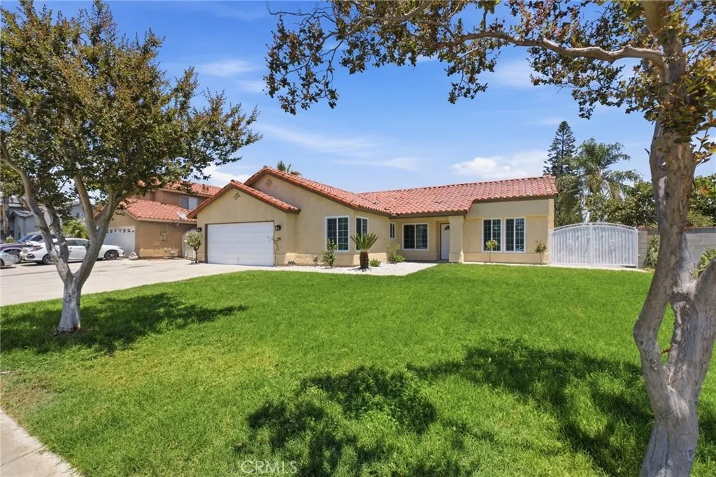 1157 S Vine