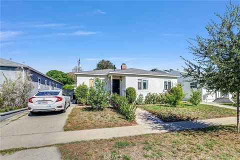 Photo of 749 W Sacramento St, Altadena, CA 91001 (MLS # CV25238058)