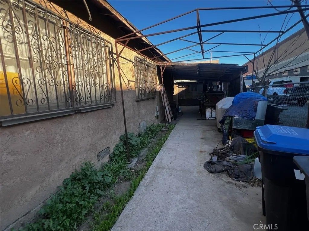 Photo of 111 N Belle Avenue, Corona, CA 92882 (MLS # IV26012936)