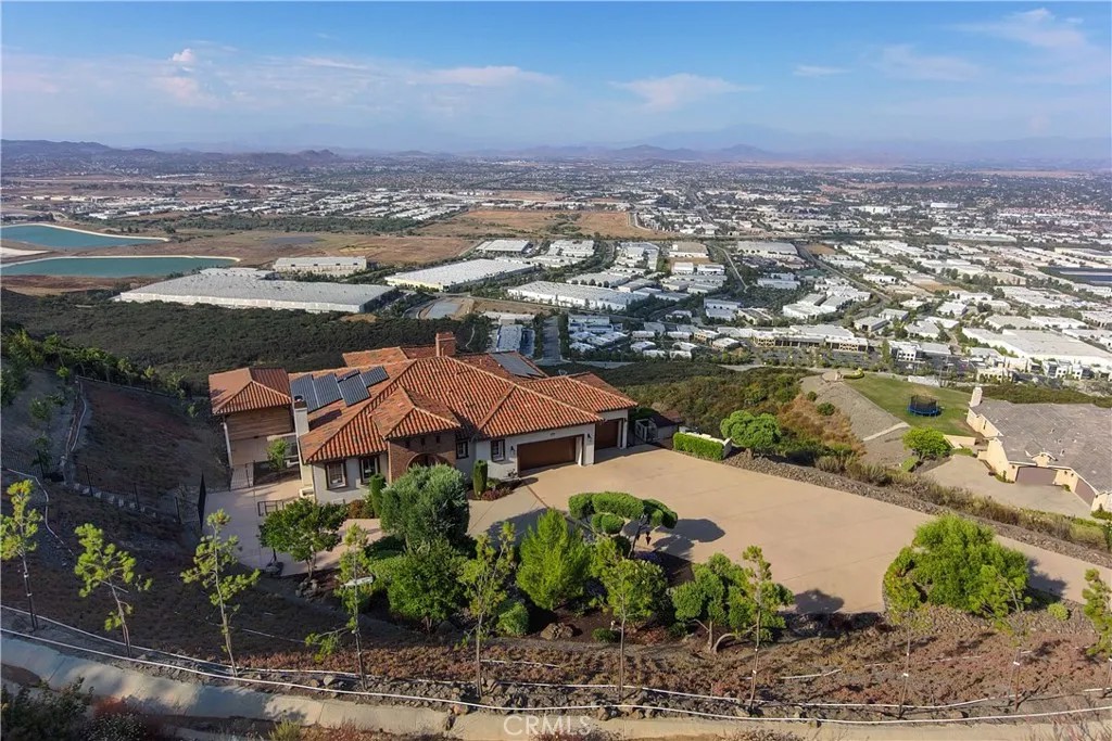 42365 Vista Montana Court
