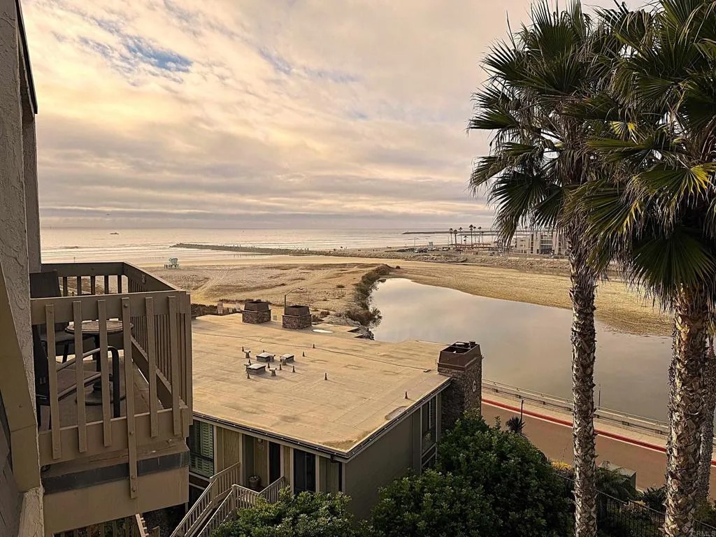 999 N Pacific Street G316