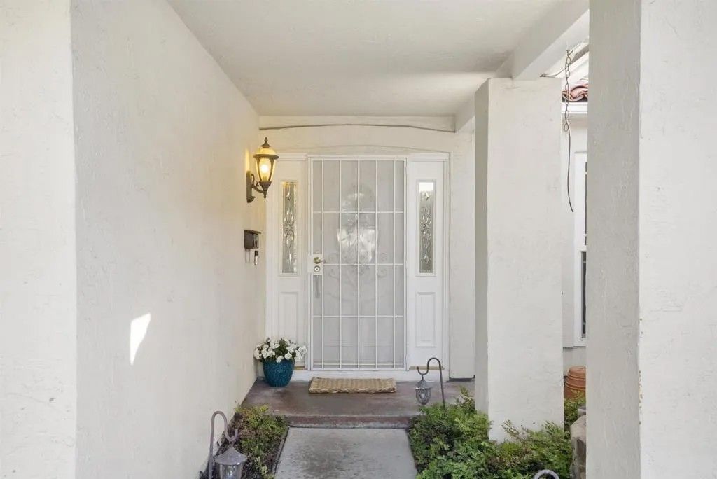 Photo of 843 Santa Regina, Solana Beach, CA 92075 (MLS # NDP2602871)