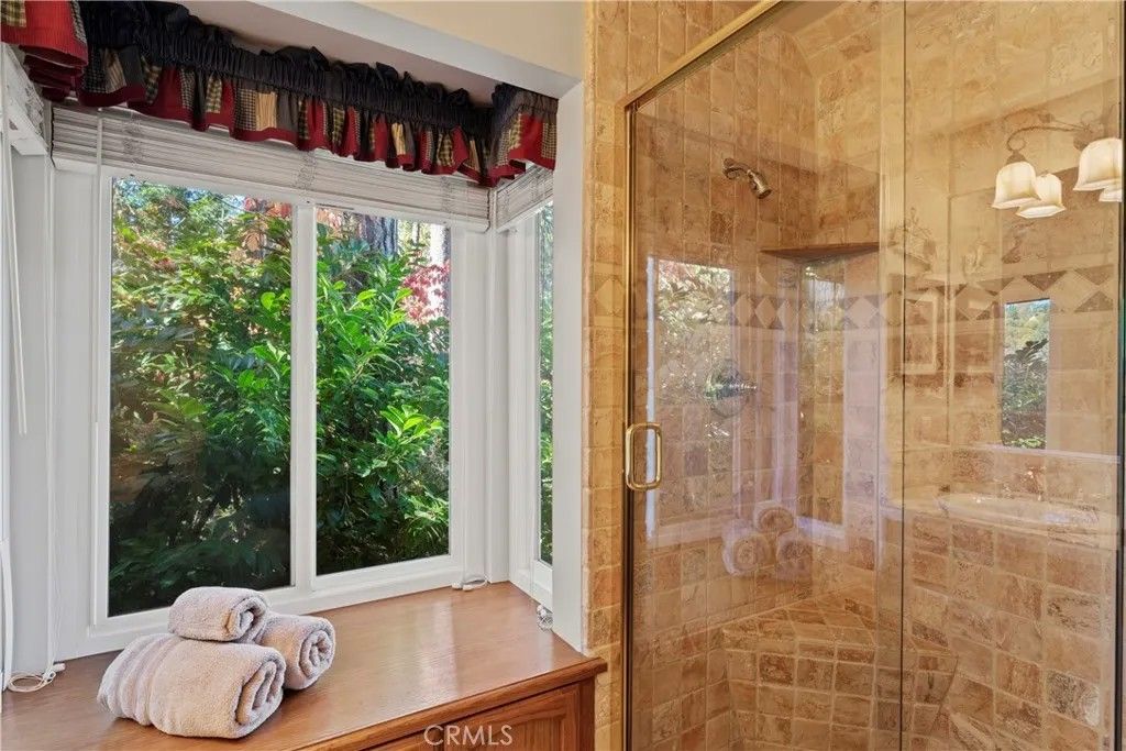 Photo of 27772 Hamiltair Drive, Lake Arrowhead, CA 92352 (MLS # IG25250674)