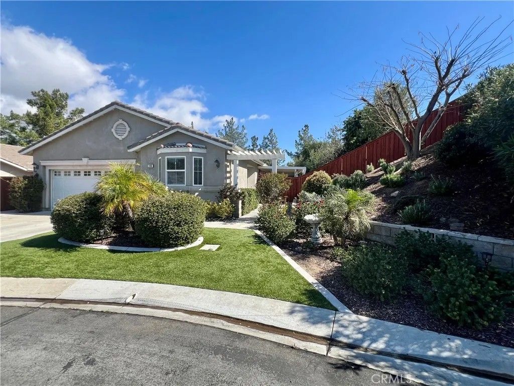 Photo of 140 Mccarron Way, Hemet, CA 92545 (MLS # SW26049617)