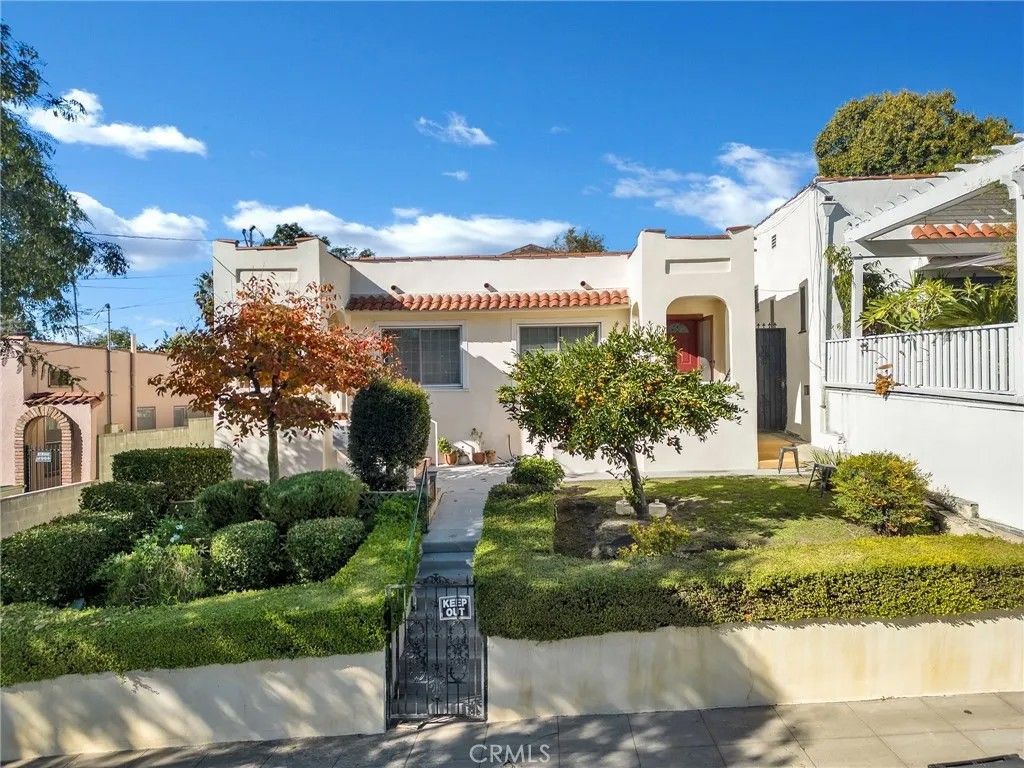 Photo of 727 Robinson, Los Angeles, CA 90026 (MLS # SR25273878)