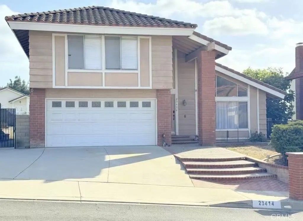 Photo of 23414 Amberwick Pl, Diamond Bar, CA 91765 (MLS # TR25239355)