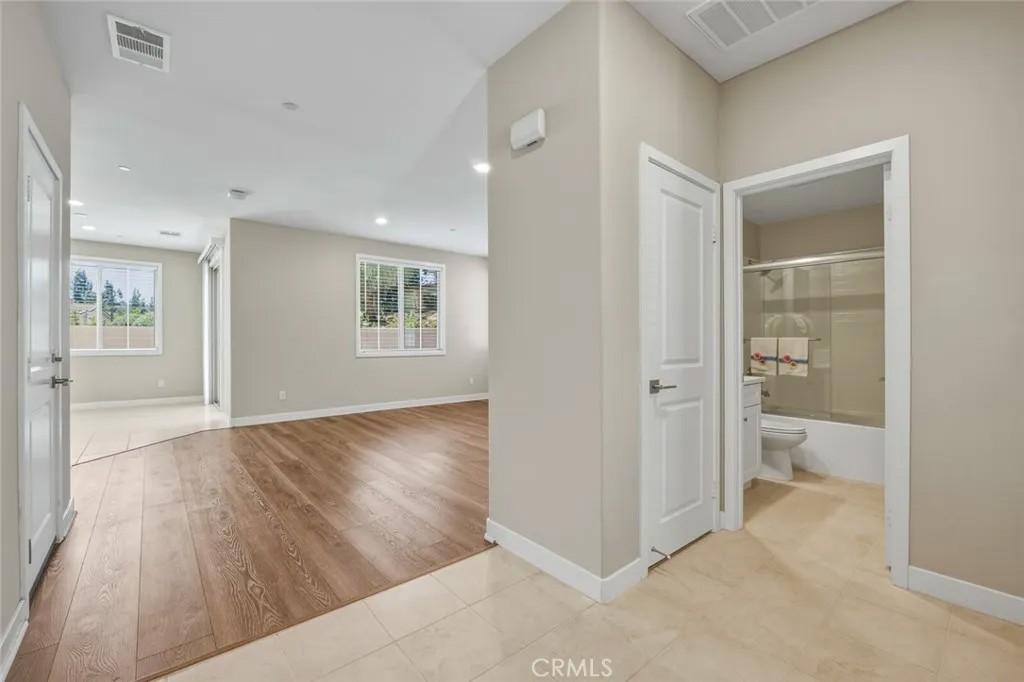 16 Greensboro Ct