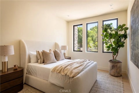 Tiny photo for 5421 Bothwell RD, Tarzana, CA 91356 (MLS # SR26099697)