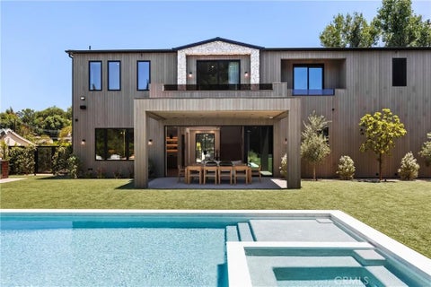 Tiny photo for 5421 Bothwell RD, Tarzana, CA 91356 (MLS # SR26099697)