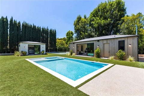 Tiny photo for 5421 Bothwell RD, Tarzana, CA 91356 (MLS # SR26099697)