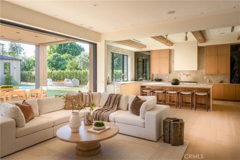 Tiny photo for 5421 Bothwell RD, Tarzana, CA 91356 (MLS # SR26099697)