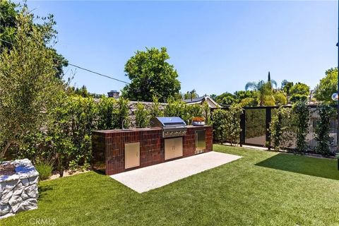Tiny photo for 5421 Bothwell RD, Tarzana, CA 91356 (MLS # SR26099697)