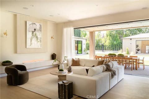 Tiny photo for 5421 Bothwell RD, Tarzana, CA 91356 (MLS # SR26099697)
