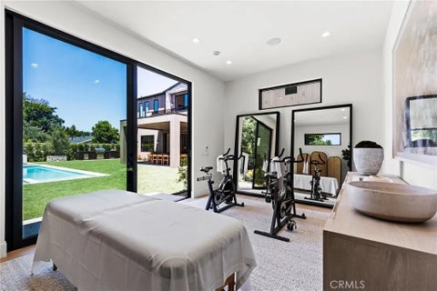 Tiny photo for 5421 Bothwell RD, Tarzana, CA 91356 (MLS # SR26099697)