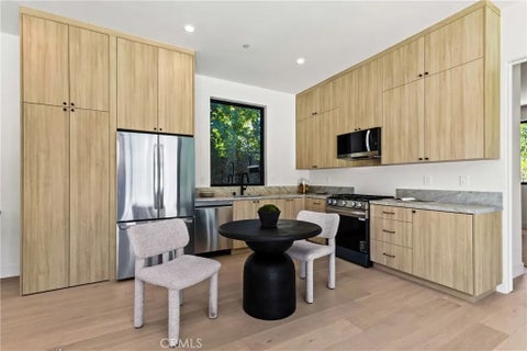 Tiny photo for 5421 Bothwell RD, Tarzana, CA 91356 (MLS # SR26099697)