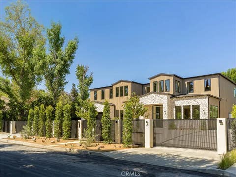 Tiny photo for 5421 Bothwell RD, Tarzana, CA 91356 (MLS # SR26099697)