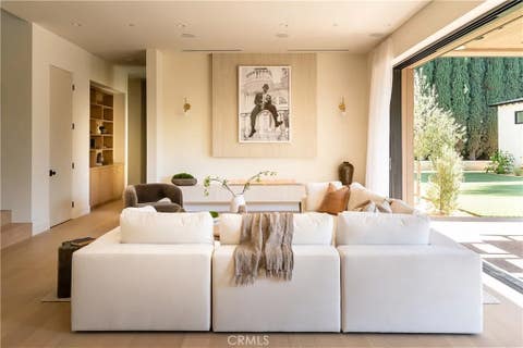 Tiny photo for 5421 Bothwell RD, Tarzana, CA 91356 (MLS # SR26099697)