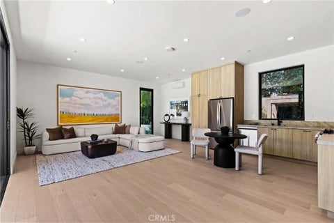 Tiny photo for 5421 Bothwell RD, Tarzana, CA 91356 (MLS # SR26099697)