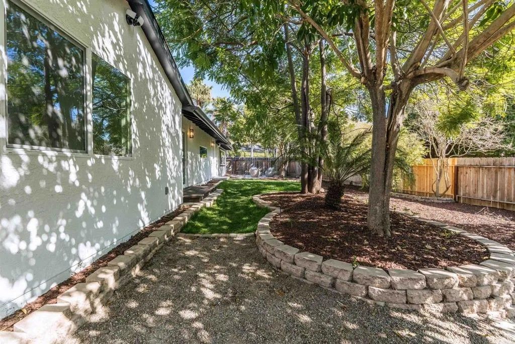 Photo of 2275 Ivy Road, Oceanside, CA 92054 (MLS # NDP2510461)