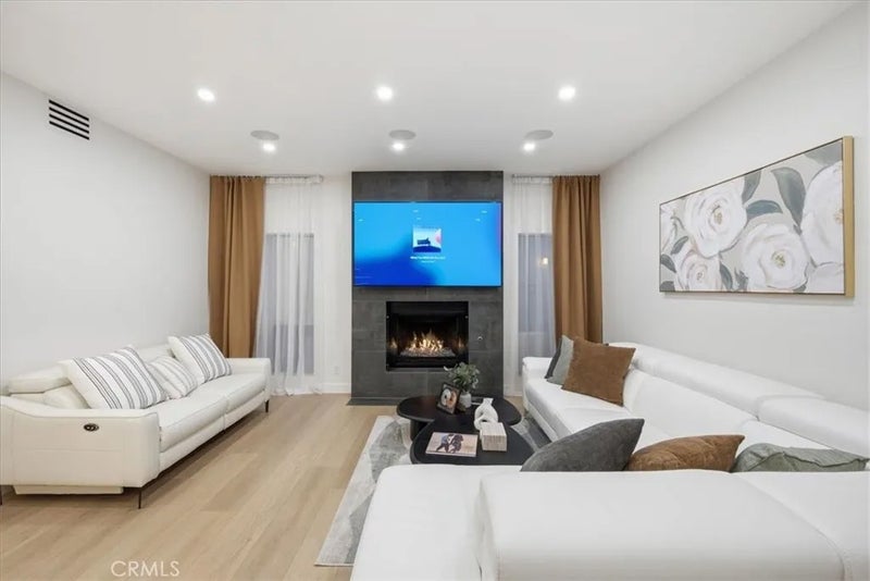 1734 N Verdugo 10