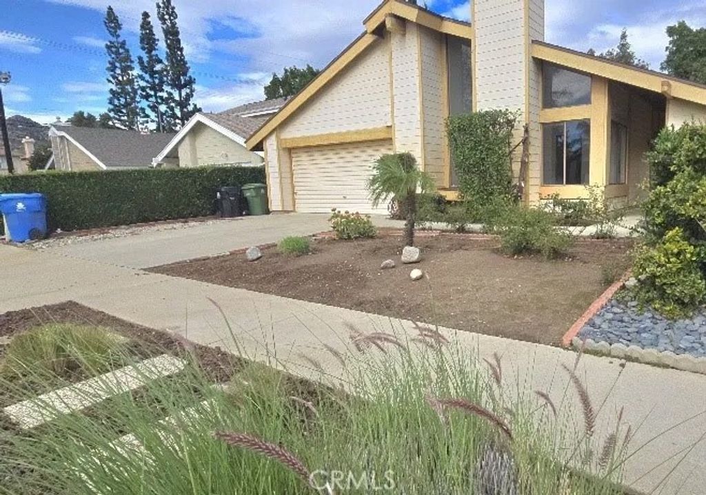 Photo of 21933 Vintage, Chatsworth, CA 91311 (MLS # SR25261195)