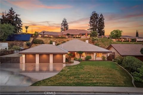 Photo of 3205 Flintridge Dr, Bakersfield, CA 93306 (MLS # OC26058147)
