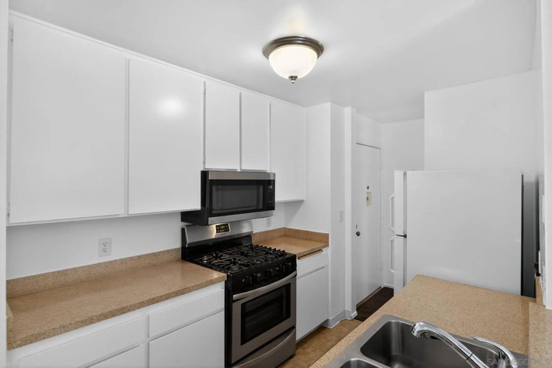 1621 S Hotel Circle E215
