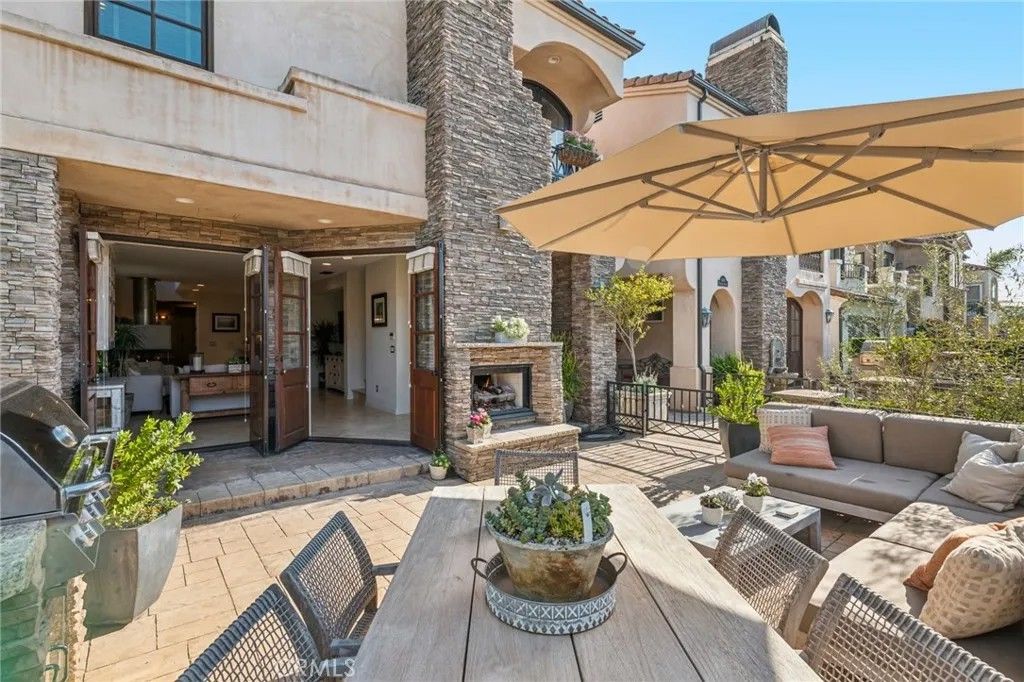 Photo of 610 Marigold Avenue, Corona Del Mar, CA 92625 (MLS # OC25275591)