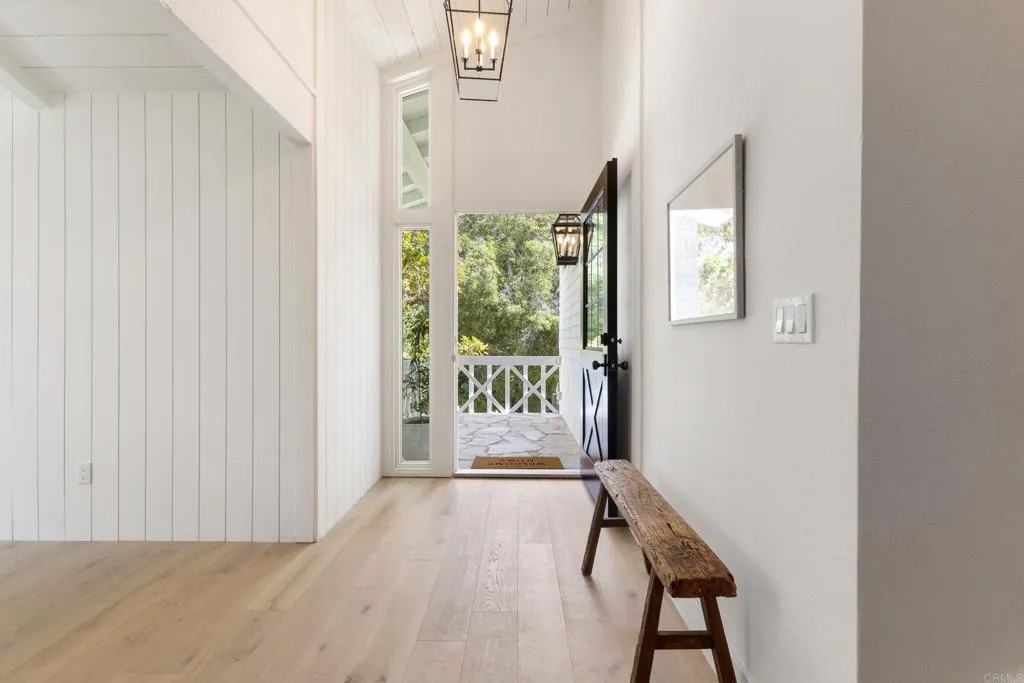 582 Rancho Santa Fe Rd