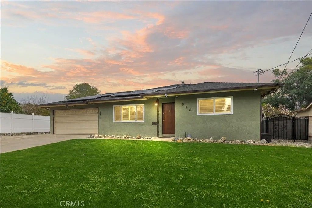 Photo of 536 S College Ave, Claremont, CA 91711 (MLS # CV25256254)