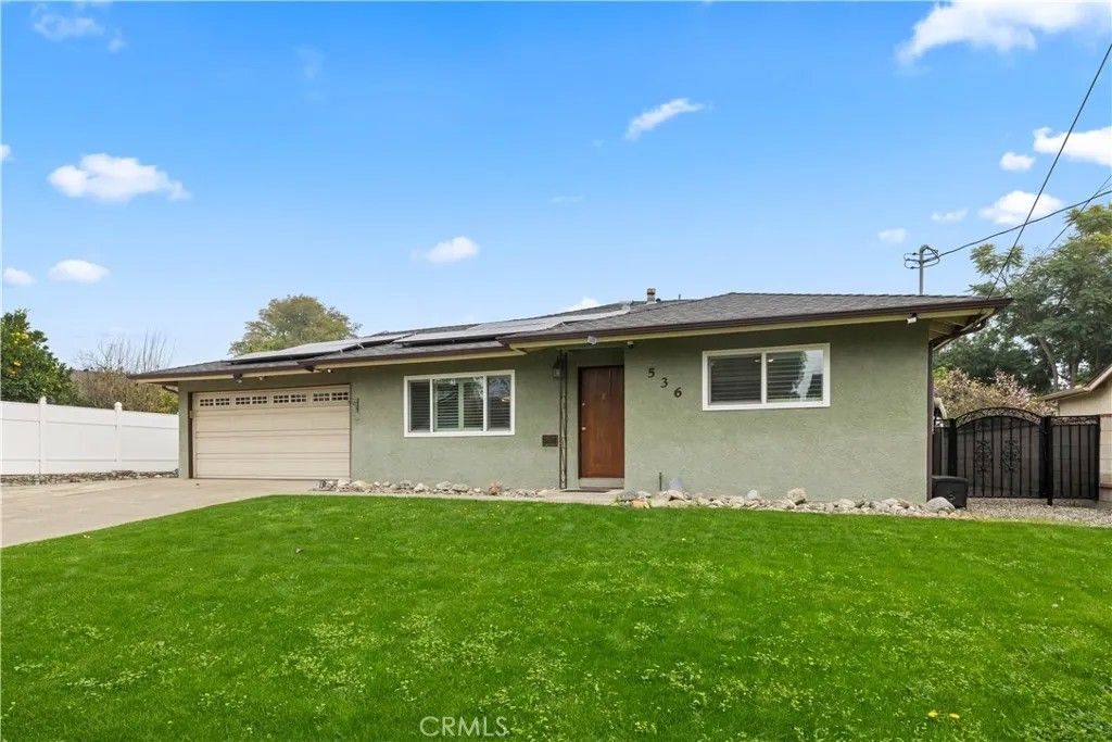 Photo of 536 S College Ave, Claremont, CA 91711 (MLS # CV25256254)