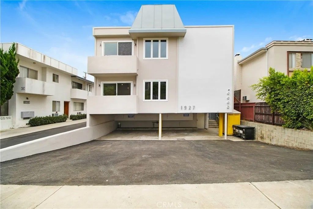 Photo of 1927 Pelham Avenue #1, Los Angeles, CA 90025 (MLS # SW25280773)