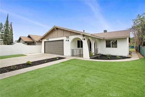 Photo of 2571 12th Street, Riverside, CA 92507 (MLS # CV26023075)