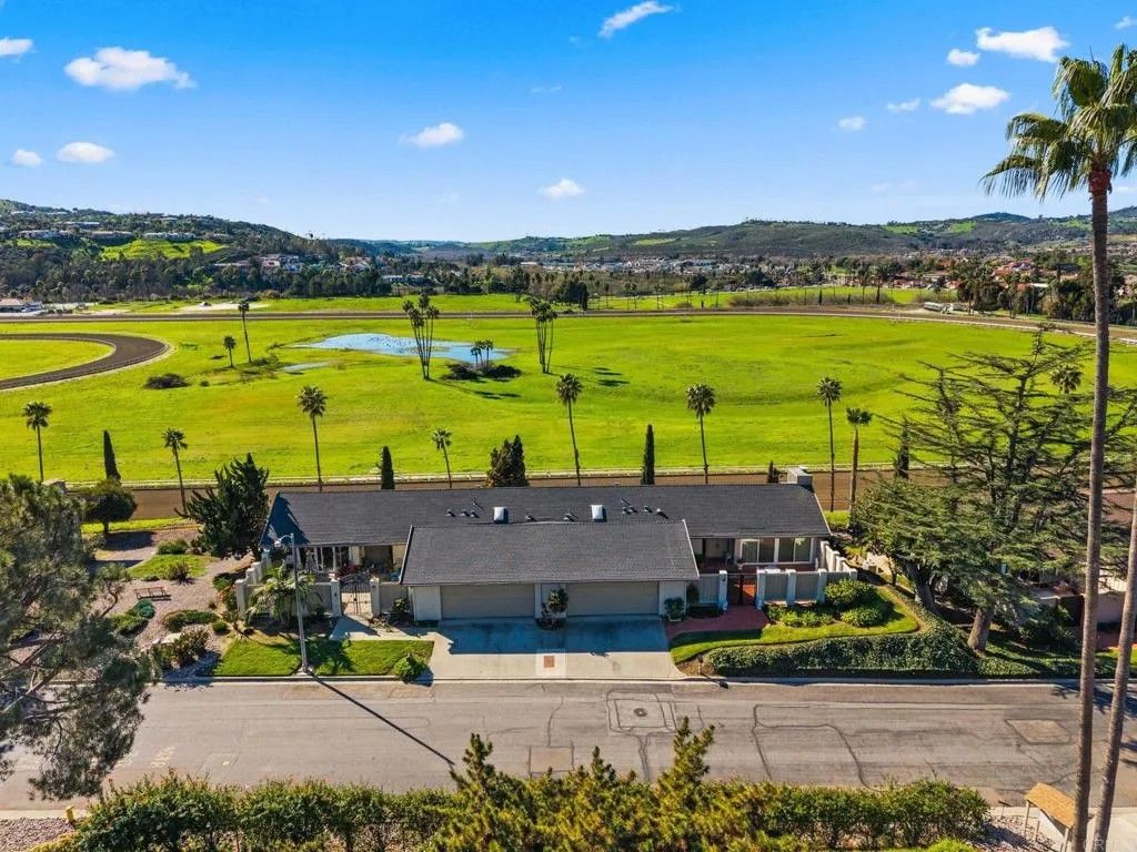 Photo of 32 Via Casitas, Bonsall, CA 92003 (MLS # NDP2600350)