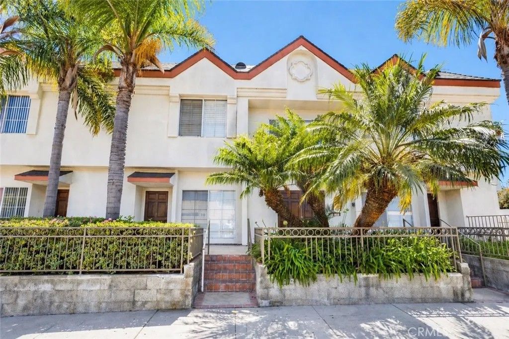 Photo of 856 W Beach Ave #19, Inglewood, CA 90302 (MLS # BB26091106)