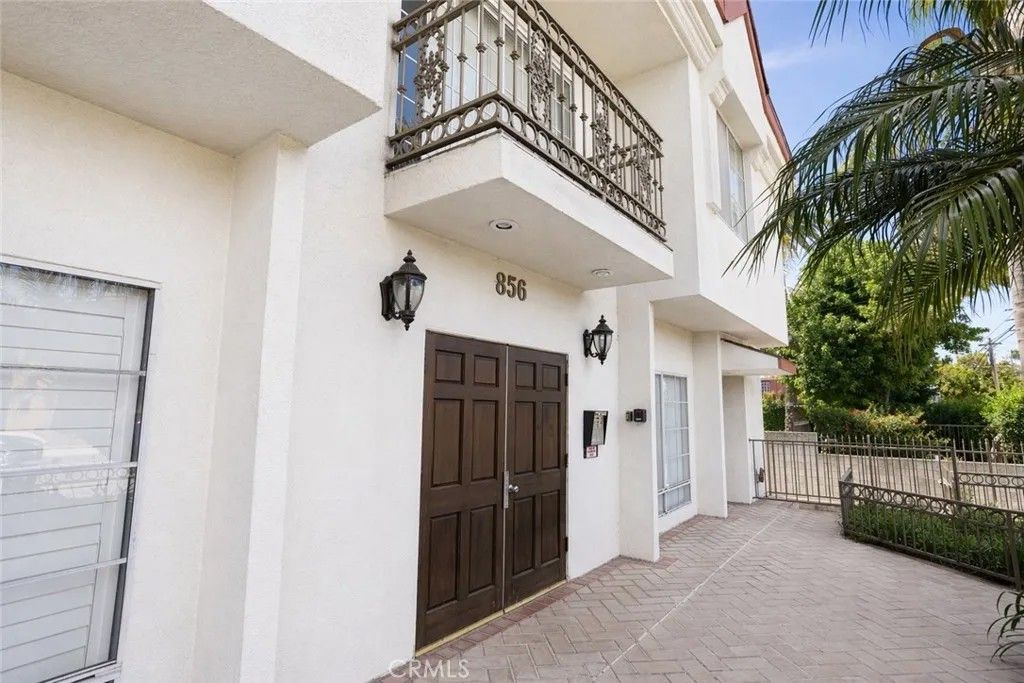 Photo of 856 W Beach Ave #19, Inglewood, CA 90302 (MLS # BB26091106)