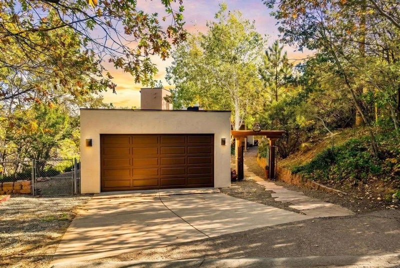 2810 Three Peaks Lane