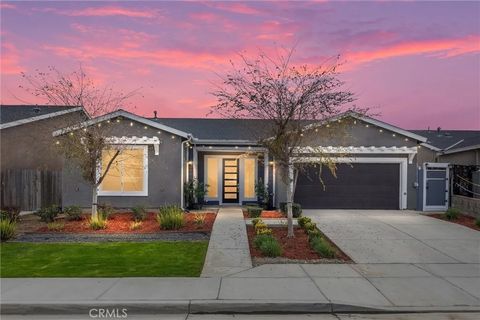 Photo of 5913 Hawthorn Tree Ln, Bakersfield, CA 93313 (MLS # PI25281225)