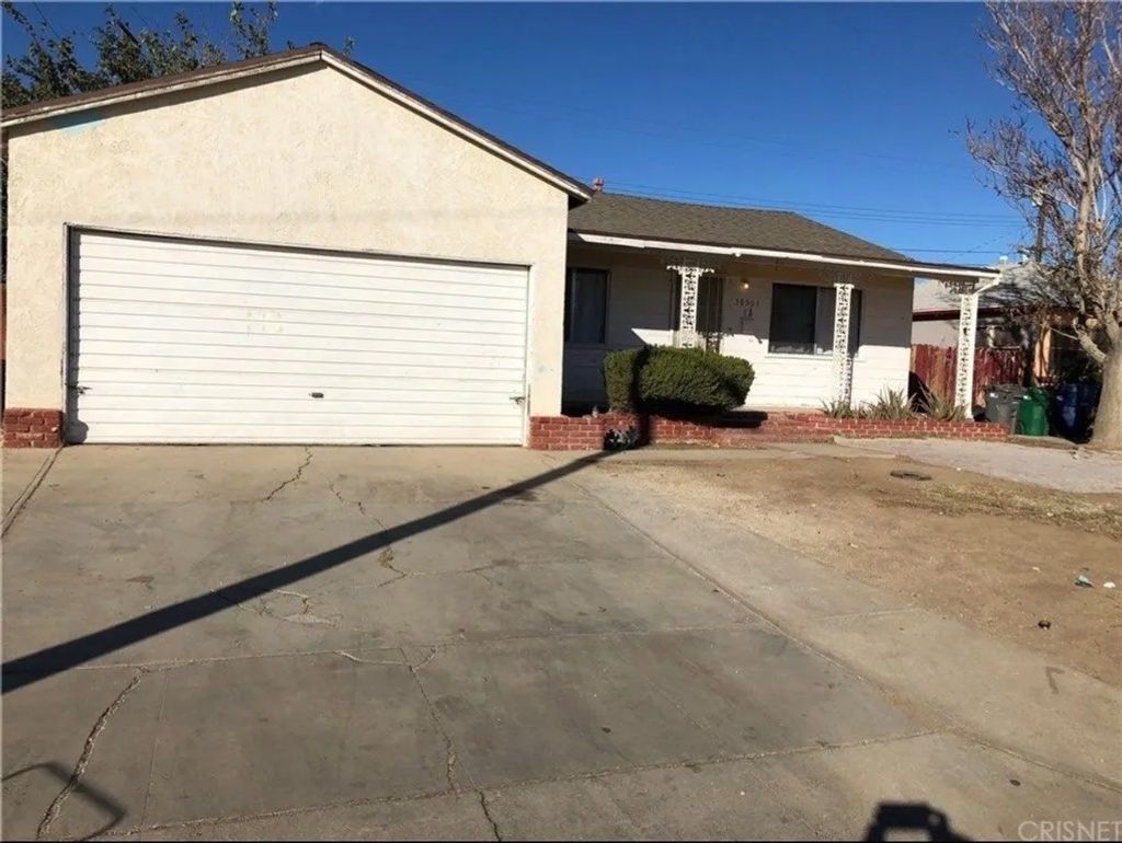 Photo of 38363 Rosemarie St, Palmdale, CA 93550 (MLS # SR26042502)