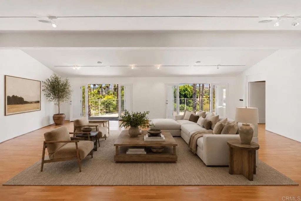 Photo of 17517 El Vuelo, Rancho Santa Fe, CA 92067 (MLS # NDP2606231)